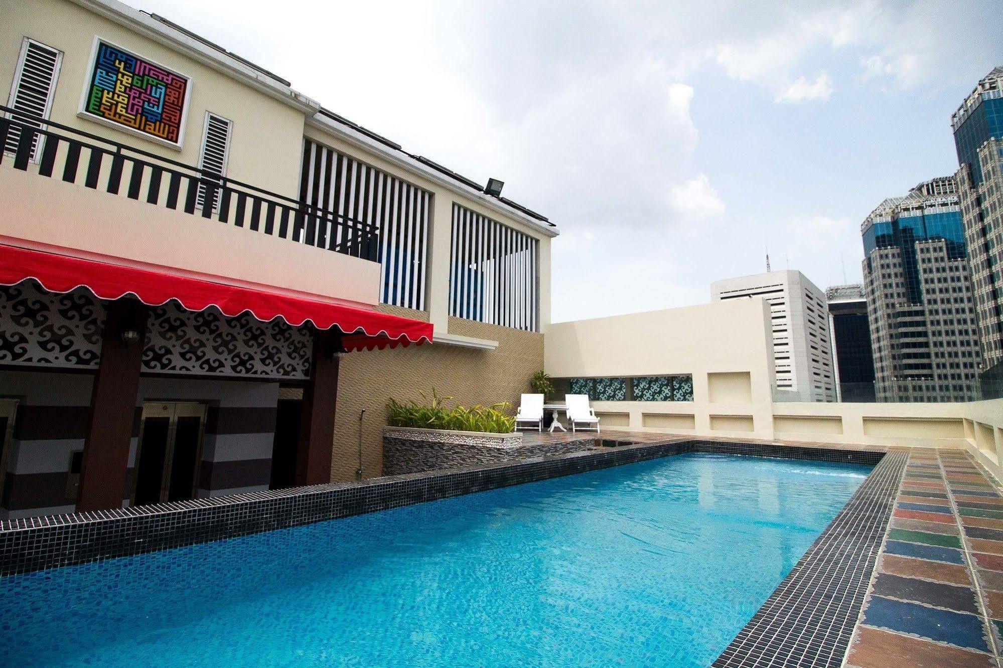 Hotel Reddoorz Premium @ Thamrin Kebon Sirih Yakarta Exterior foto
