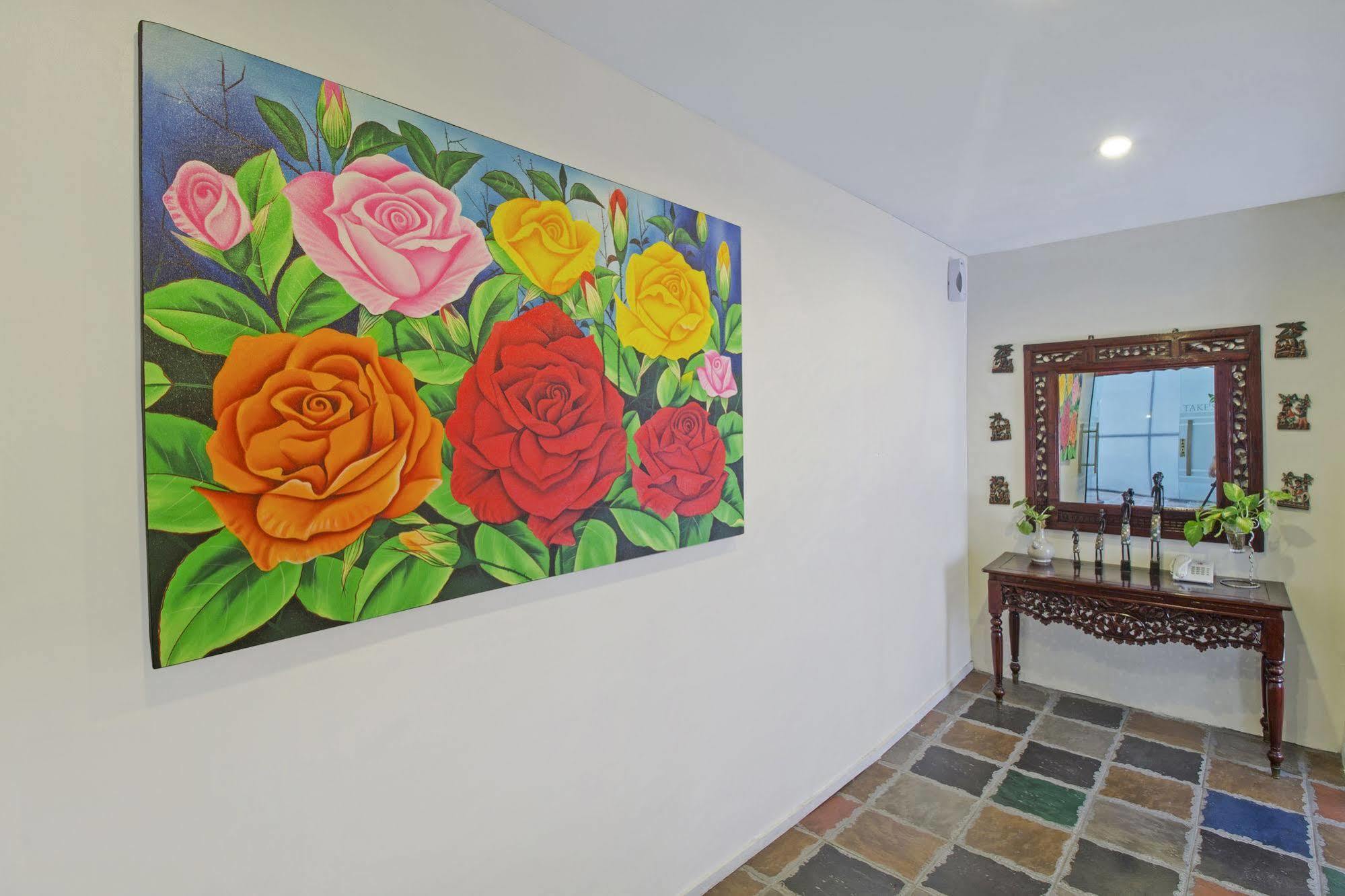Hotel Reddoorz Premium @ Thamrin Kebon Sirih Yakarta Exterior foto