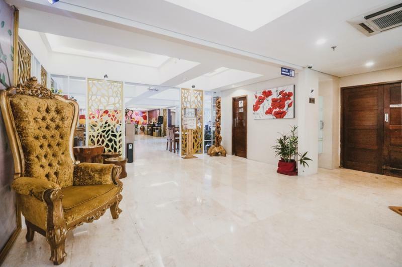 Hotel Reddoorz Premium @ Thamrin Kebon Sirih Yakarta Exterior foto