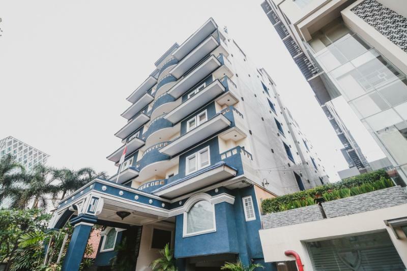Hotel Reddoorz Premium @ Thamrin Kebon Sirih Yakarta Exterior foto