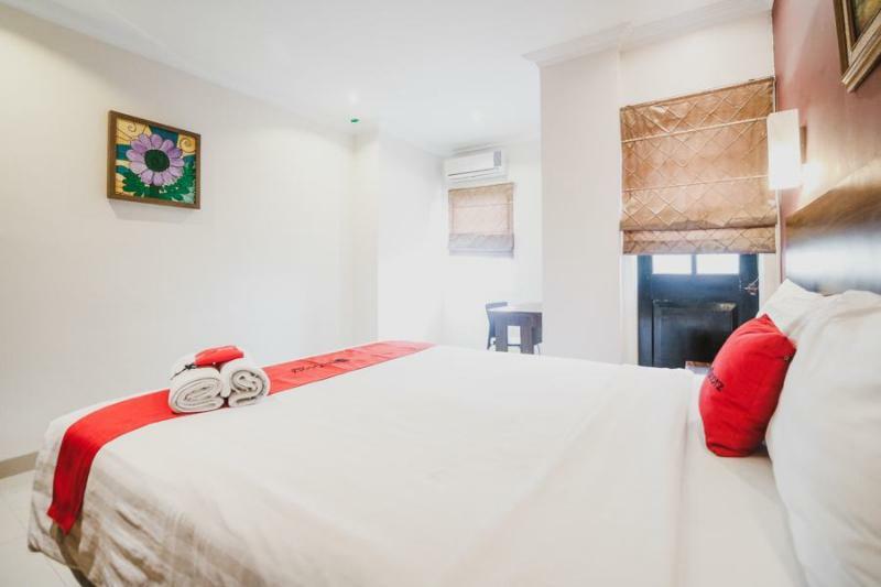 Hotel Reddoorz Premium @ Thamrin Kebon Sirih Yakarta Exterior foto